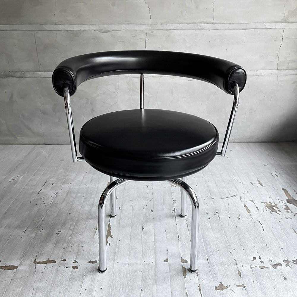 カッシーナ Cassina フォートゥイユ トゥルナン スウィベルチェア 7 FAUTEUIL TOURNANT LC7 レザー 本革 ブラック シャルロット・ペリアン イ・マエストリ・コレクション MoMA ♪