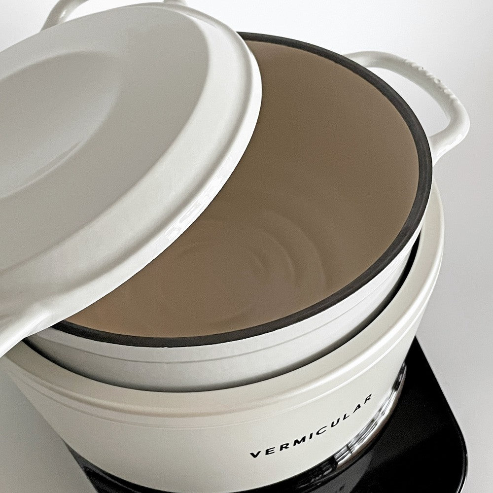 バーミキュラ VERMICULAR ライスポットミニ セット 3合炊きモデル RP19A シーソルトホワイト 炊飯器 鋳物ホーロー鍋 IH調理器 日本製 定価¥77,440- ■