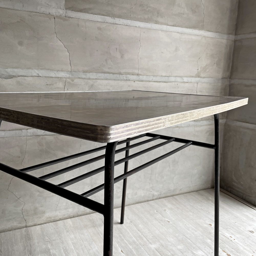 ジャパンビンテージ Japan Vintage デスク サイドテーブル ワークテーブル デコラトップ 鉄脚 インダストリアルテイスト 昭和レトロ  ♪