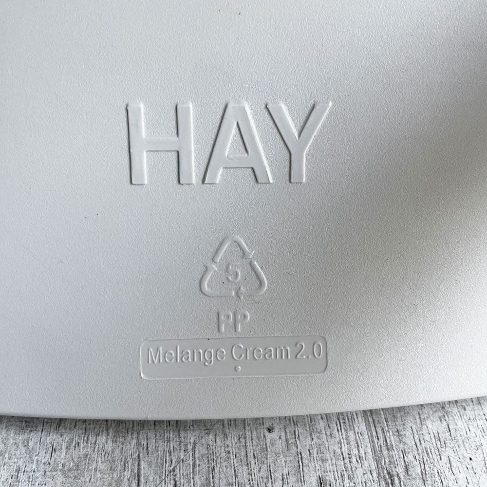 ヘイ HAY アバウト ア チェア ABOUT A CHAIR AAC22 アームチェア ダイニングチェア メランジェクリーム ヒー・ウェリング 北欧モダン デンマーク 定価￥59,400- ♪