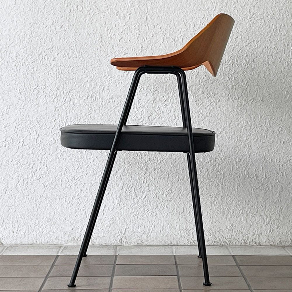 ケースファニチャー Case Furniture 675チェア ウォールナットフレーム×レザーシート 本革 ロビンデイ Robin Day アクタス取扱い ◇