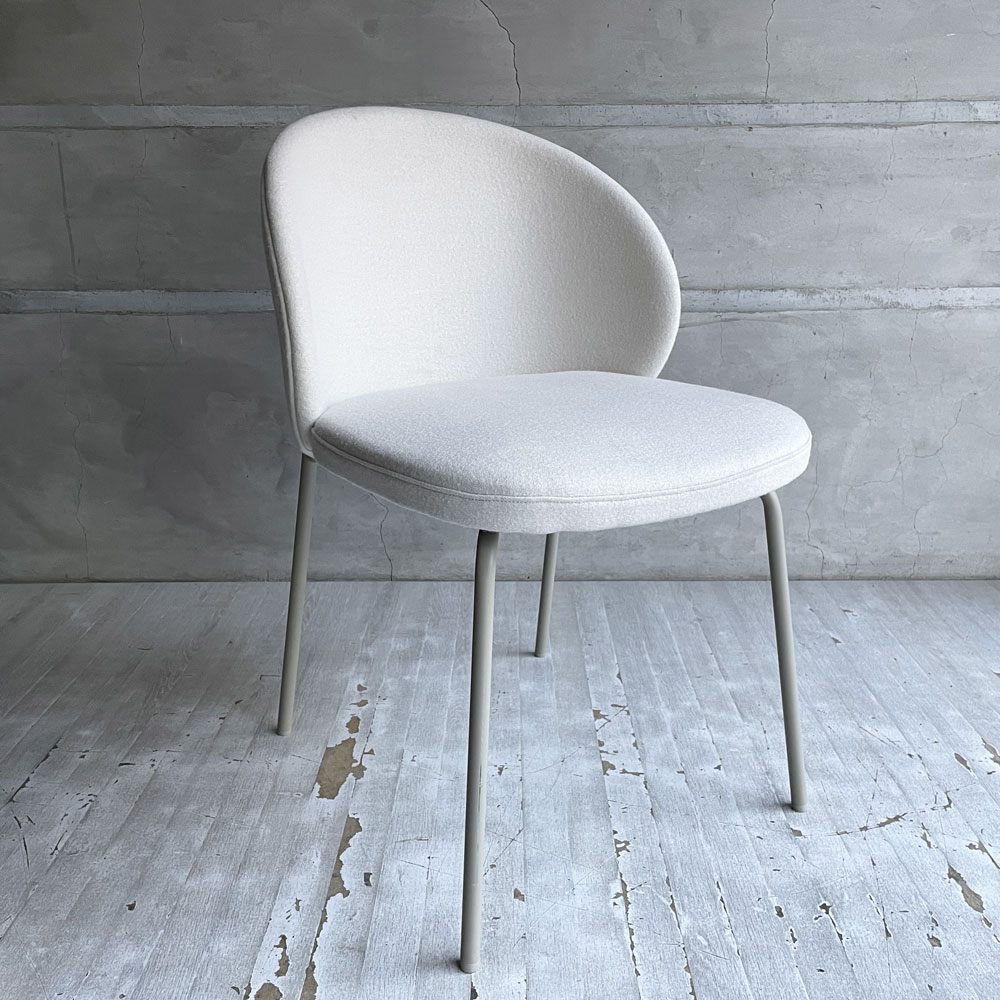 ボーコンセプト BoConcept プリンストン Princeton ダイニングチェア ベージュ ファブリック メタル脚 マットアッシュグレーラッカー仕上げ ♪