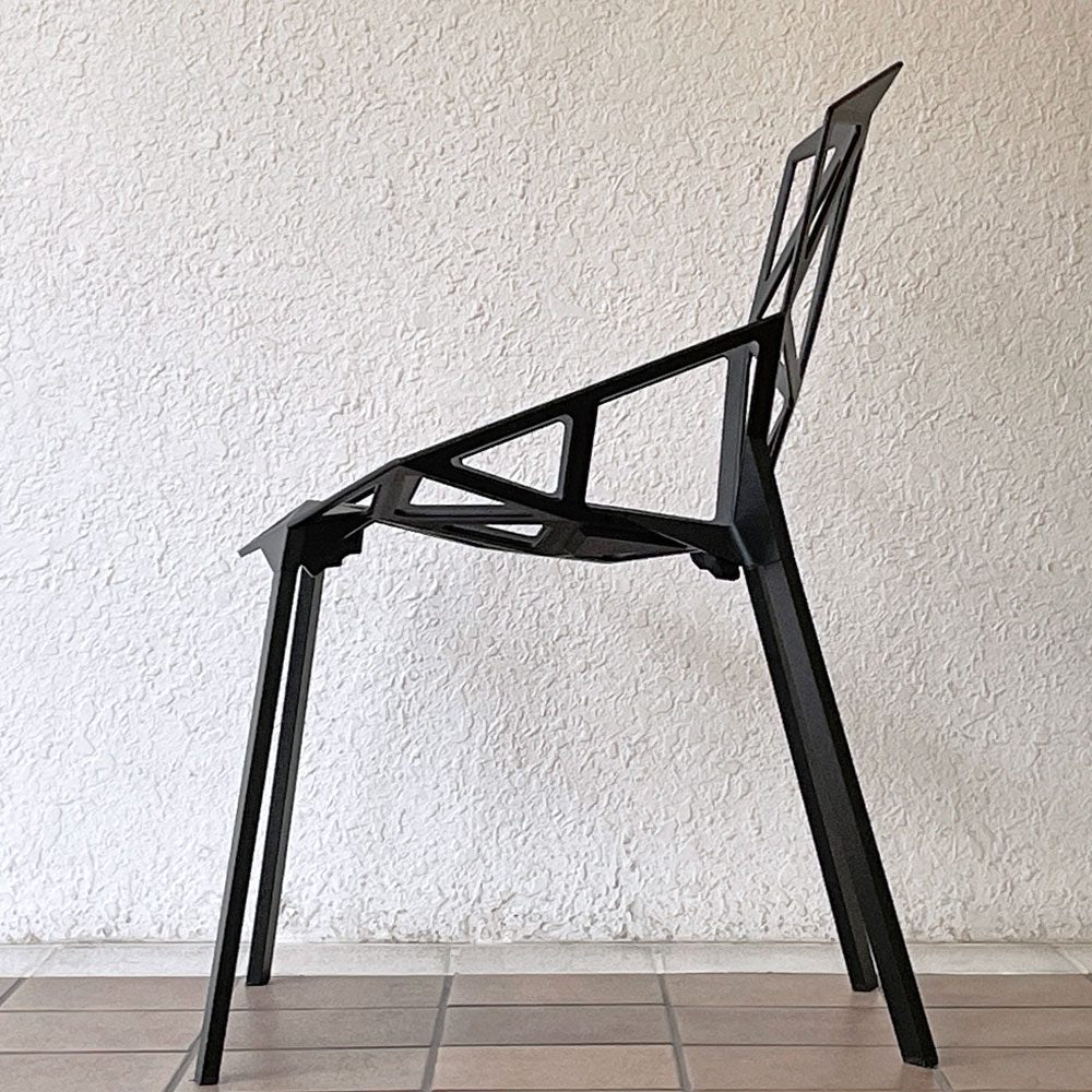マジス MAGIS チェアワン CHAIR ONE ダイニングチェア コンスタンチン・グルチッチ ブラック スタッキング 屋外使用可 イタリア 定価83,600円 ◇