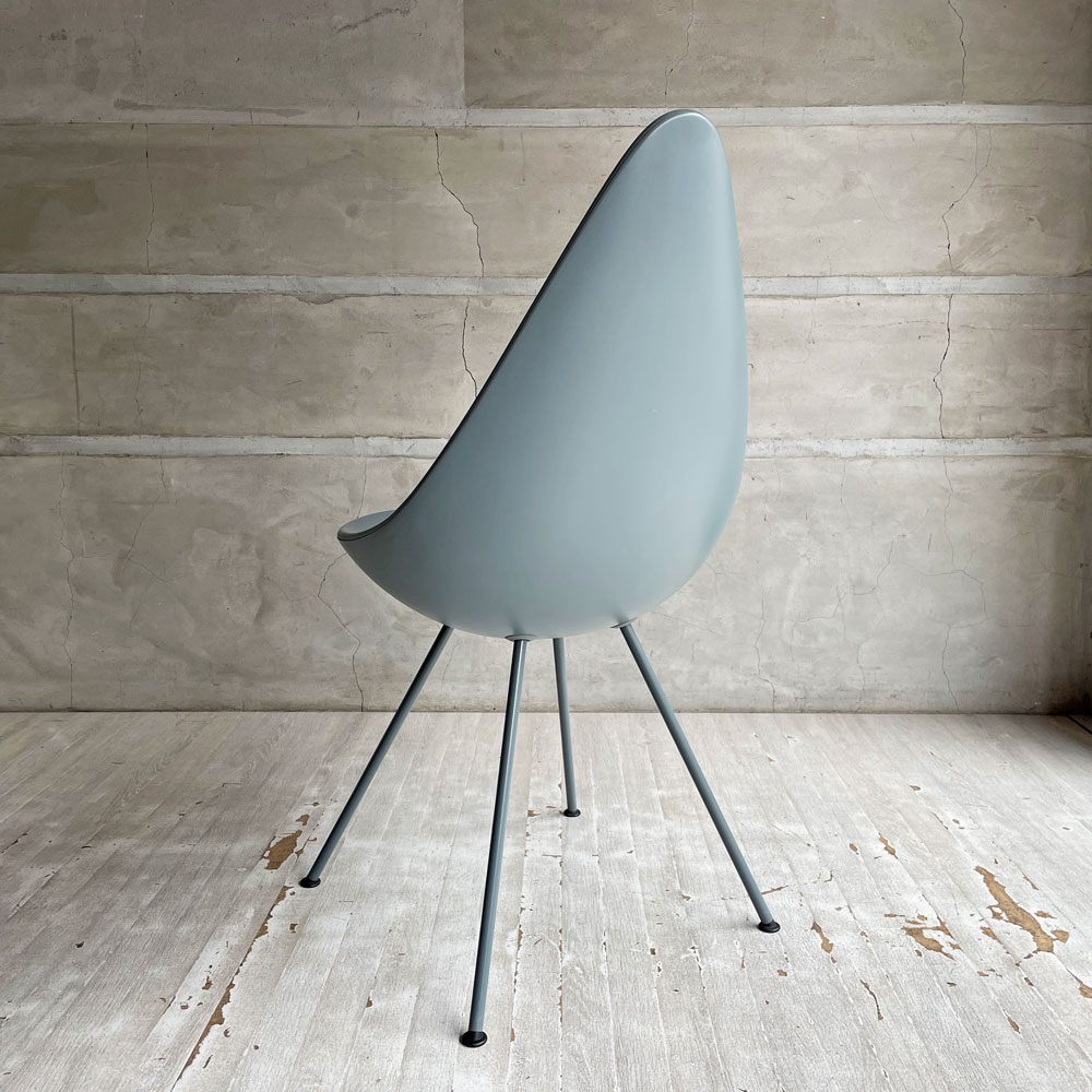 フリッツハンセン Fritz Hansen ドロップチェア DROP ダイニングチェア ストームブルー 脚塗装 プラスチック スチールパイプ アルネ・ヤコブセン デンマーク 廃番カラー 現行定価￥55,880- ♪