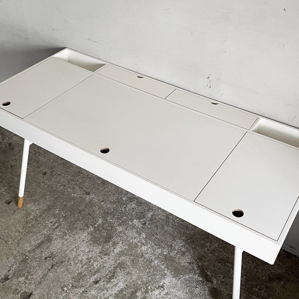 ボーコンセプト Boconcept クパチーノ デスク Cupertino Desk 書斎 学習机 W140cm オーク材 リバーシブル天板 北欧 デンマーク 定価134,900円 ■