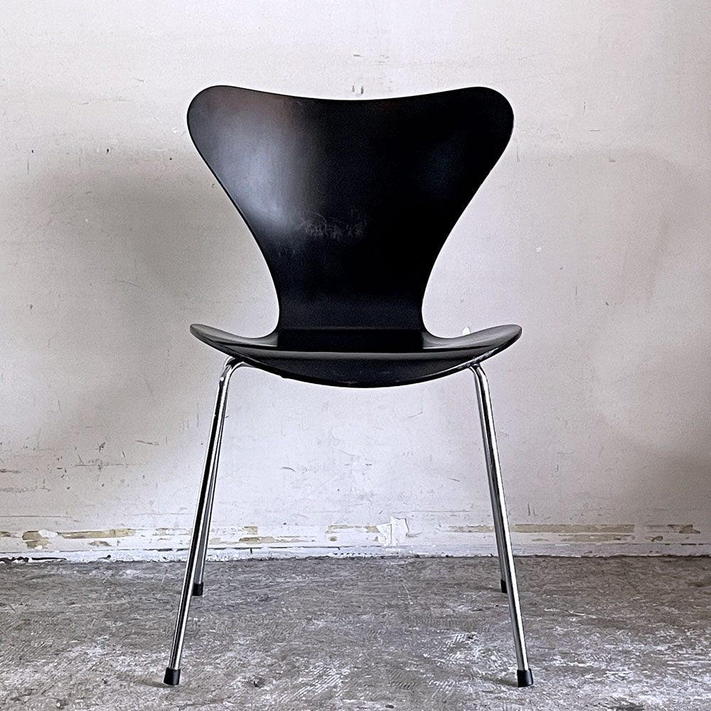 フリッツハンセン Fritz Hansen セブンチェア ブラックラッカー アルネ・ヤコブセン スタッキングチェア デンマーク 1997年製 C ■