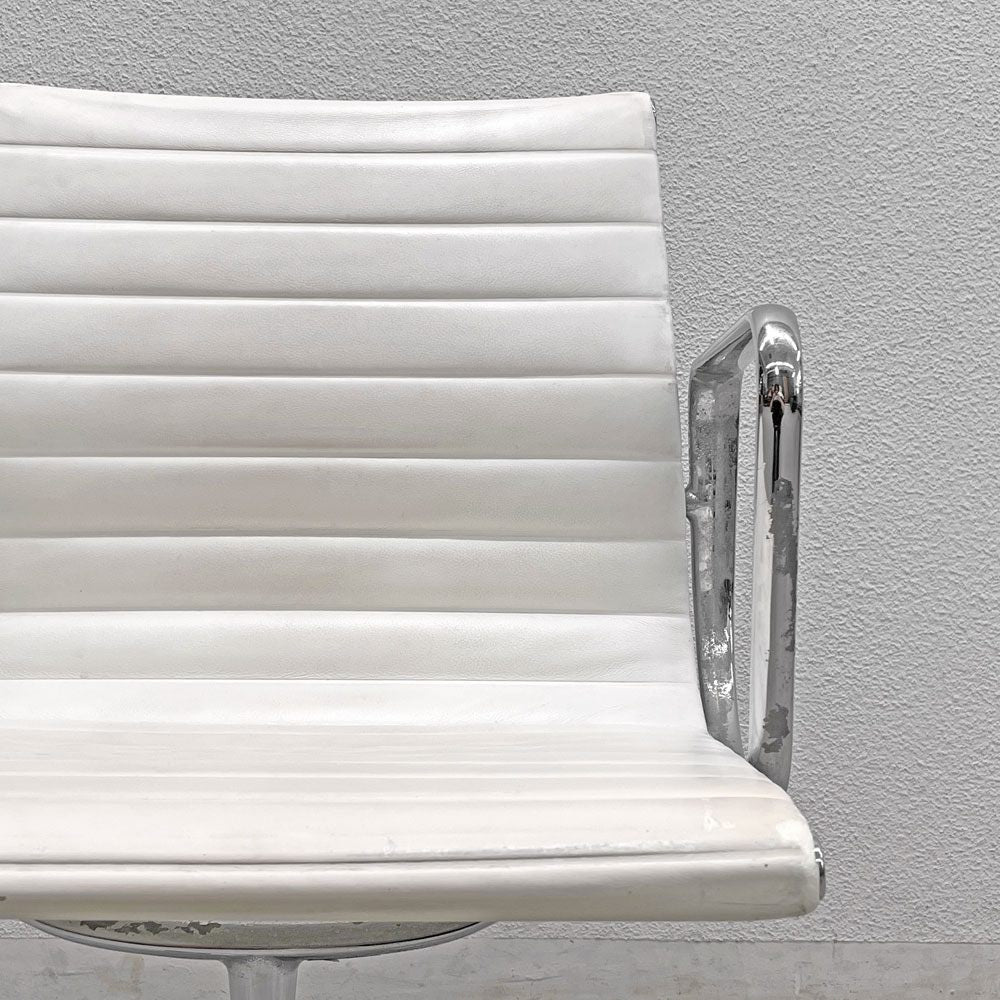 ヴィトラ vitra アルミナムグループ マネジメントチェア デスクチェア 本革 4本脚 グライズ イームズ 〓