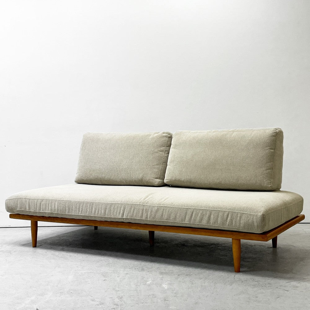 ウニコ unico ジッジ ZIZZI カバーリングソファベッド 3人掛けソファ W199×D99cm アッシュ材 チークカラー ファブリック ベージュ 定価￥159,500- ●
