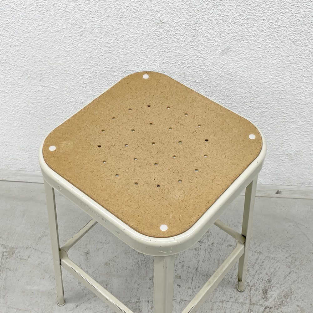 リオン LYON ファクトリー スツール FACTORY STOOL Lサイズ グレー プレスウッドシート パシフィックファニチャーサービス P.F.S取り扱い 〓