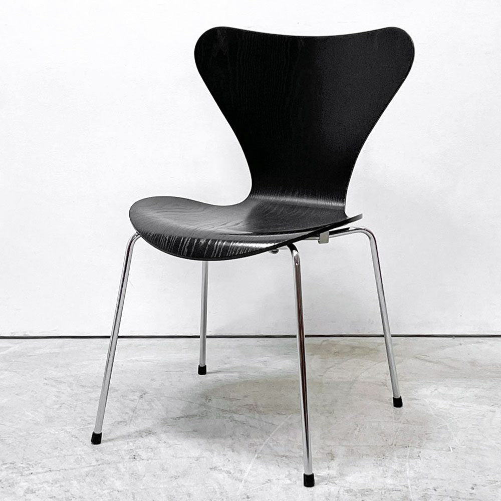 フリッツハンセン Fritz Hansen セブンチェア ダイニングチェア カラードアッシュ ブラック アルネ・ヤコブセン 北欧 デンマーク 定価￥76,780- A ●