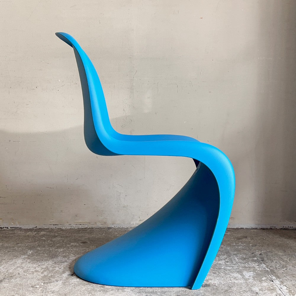 ヴィトラ vitra パントンチェア ダイニングチェア スタッキング グレイシャーブルー ヴェルナー・パントン Panton ミッドセンチュリー スペースエイジ 定価￥58,300- ■