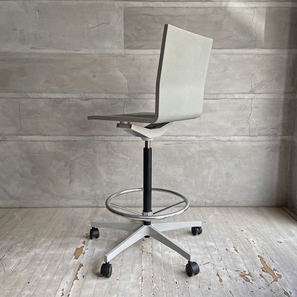 ヴィトラ Vitra ゼロフォー カウンター 04 Counter オフィスチェア ハイチェア カウンターチェア グレー キャスターチェア マールテン・ヴァン・セーヴェレン ♪