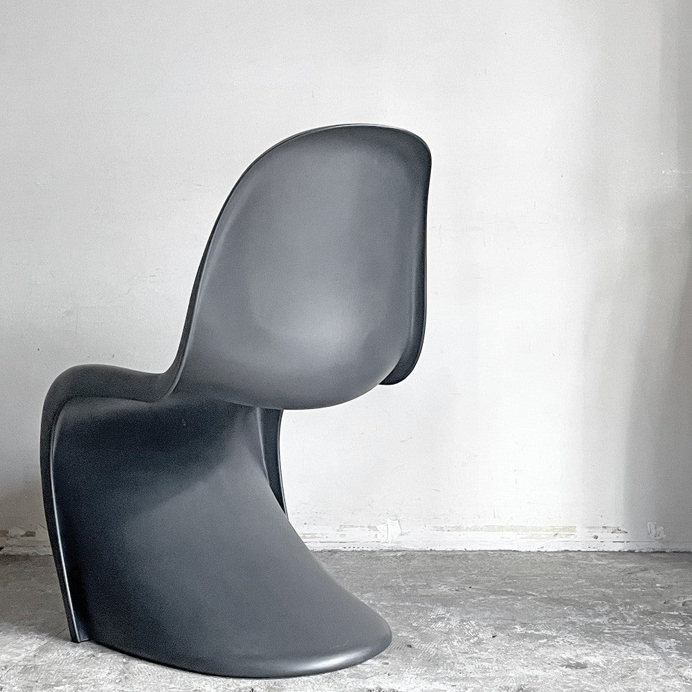 ヴィトラ vitra パントンチェア ダイニングチェア スタッキングチェア ディープブラック ヴェルナー・パントン Panton ミッドセンチュリー スペースエイジ ■