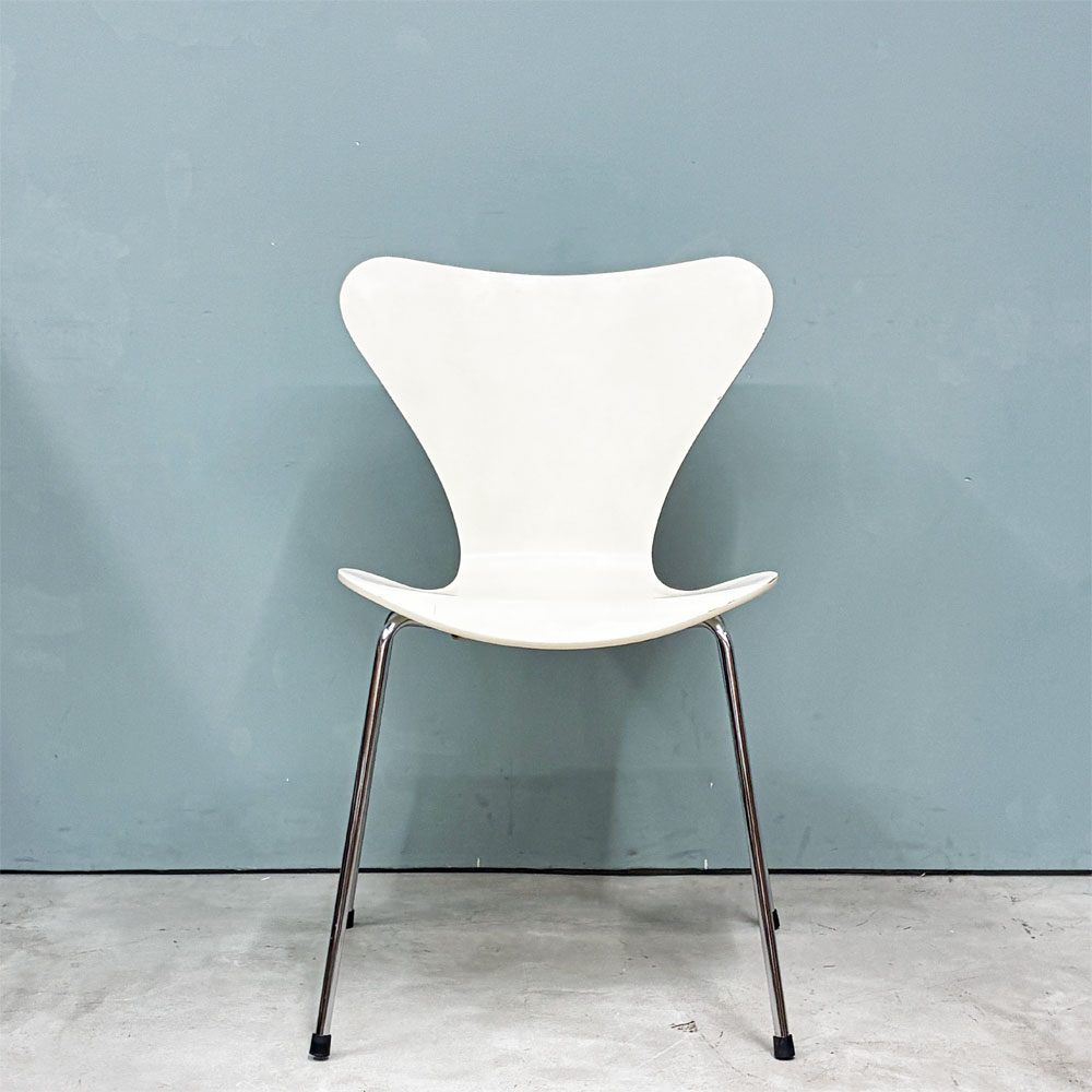 フリッツハンセン Fritz Hansen 3107 セブンチェア ホワイト ラッカー仕上げ スタッキング アルネ・ヤコブセン デンマーク 北欧家具 ◎