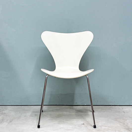 フリッツハンセン Fritz Hansen 3107 セブンチェア ホワイト ラッカー仕上げ スタッキング アルネ・ヤコブセン デンマーク 北欧家具 ◎