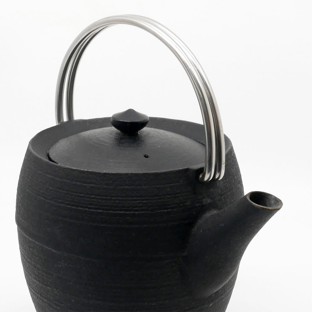 鋳心ノ工房 Chushin Kobo ティーポット 急須 鉄瓶 丸筒 Sサイズ HS-21S  鋳鉄 茶漉し ステンレスつる 0.45L ●