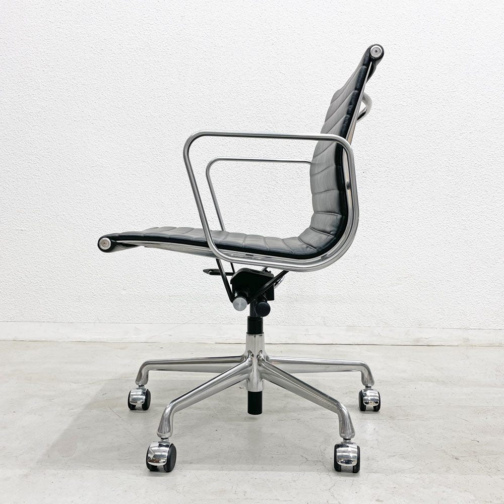 ハーマンミラー Herman Miller イームズアルミナムグループチェア マネージメントチェア アルミバフベース ガス圧昇降仕様 5本脚キャスタータイプ 本革 イームズ A 〓