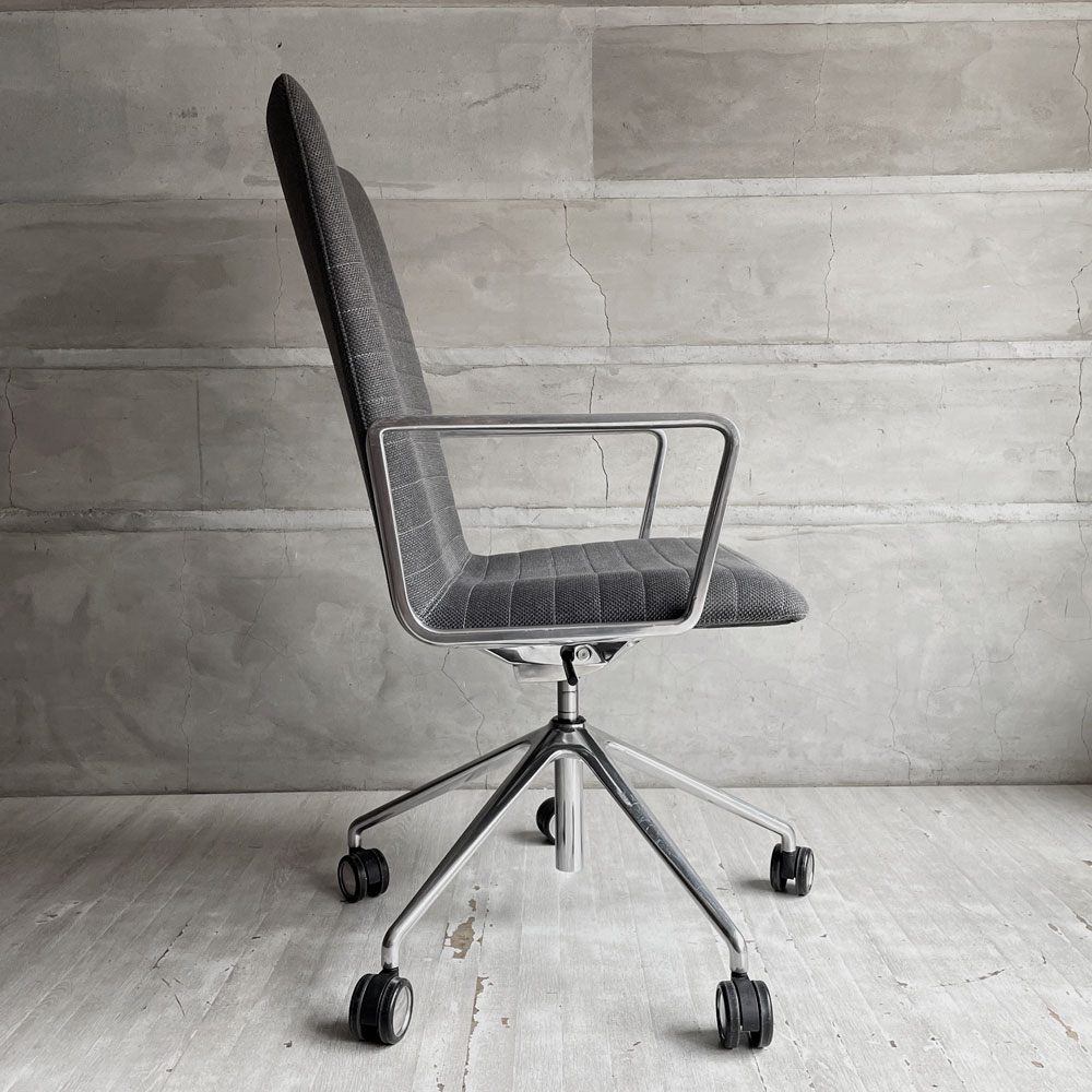 アンドリューワールド Andreu World フレックス エグゼクティブ Flex Executive インターミディエイトバック アームチェア デスクチェア アルミ キャスターベース ガス圧昇降 参考価格 ¥295,460-♪