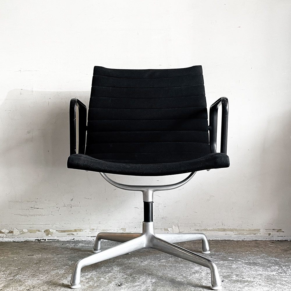 ハーマンミラー Herman Miller イームズアルミナムグループ マネジメントチェア デスクチェア アルミバフベース ファブリック 固定脚 4本脚 C&Rイームズ  ■