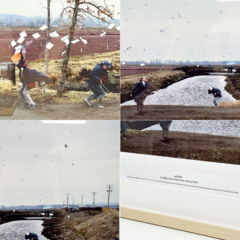 ジェフ・ウォール Jeff Wall ア・サドゥン・ガスト・オブ・ウィンド （アフター・ホクサイ）A Sudden Gust of Wind (after Hokusai) 1993 額装品 ポスター ●