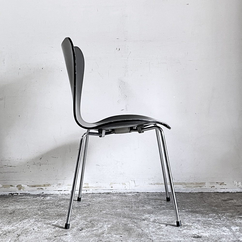 フリッツハンセン Fritz Hansen セブンチェア ブラックラッカー アルネ・ヤコブセン スタッキングチェア デンマーク 1997年製 A ■