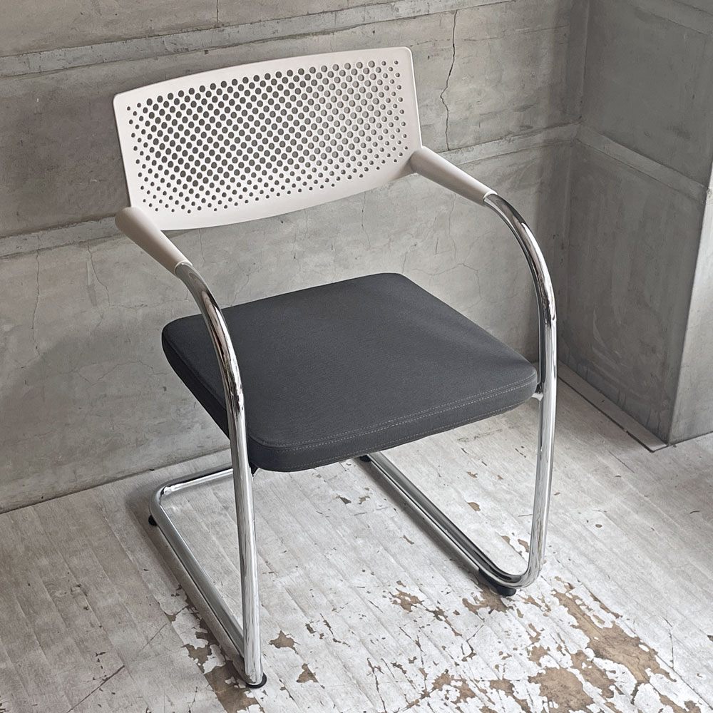 ヴィトラ vitra ビザビ2 Visavis2 アームチェア デスクチェア ホワイト/グレー カンティレバー スタッキング可能 アントニオ・チッテリオ D ♪