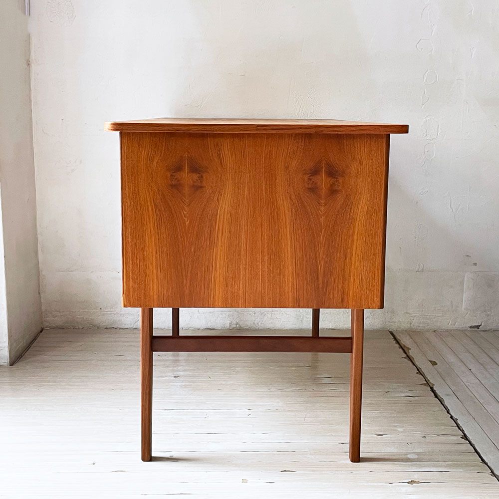 デンマークビンテージ Danish Vintage チーク材 両袖デスク 袖机 パーソナルデスク 北欧家具 Teak Vintage desk 鍵付属  ★
