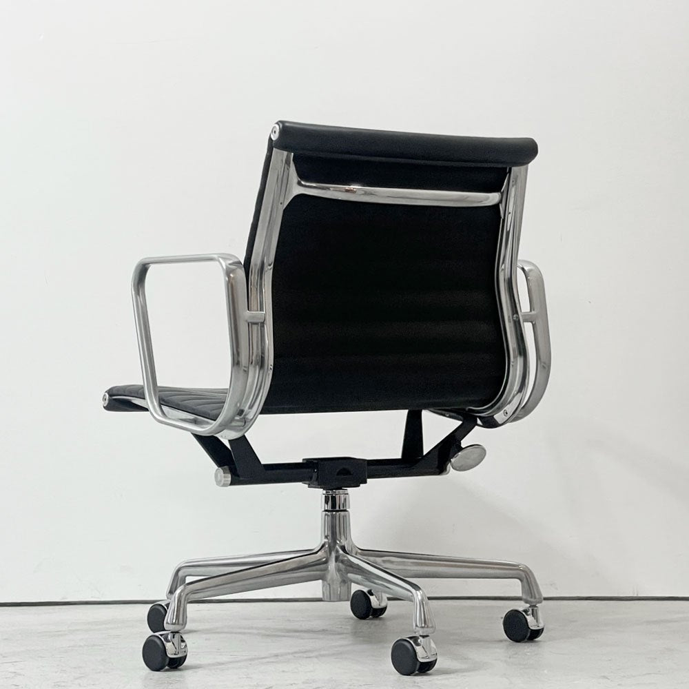 ハーマンミラー Herman Miller アルミナムグループ マネジメントチェア 本革 ブラック 回転式昇降 5本脚 キャスター付 C&R イームズ ●