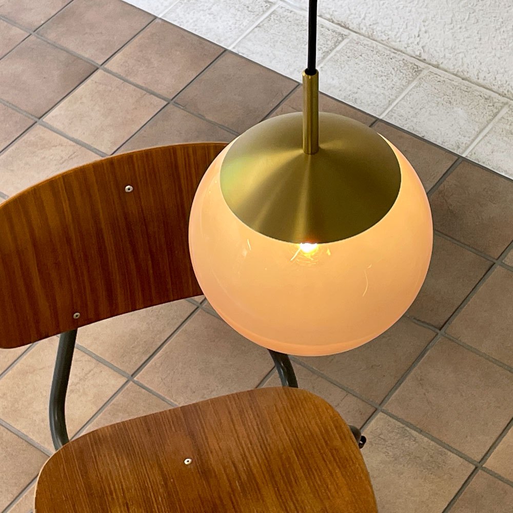 ニューライトポタリー NEW LIGHT POTTERY ソラリス Solaris 200 opal 真鍮 マウスブローガラス ペンダントライト 定価90,200円 ◇