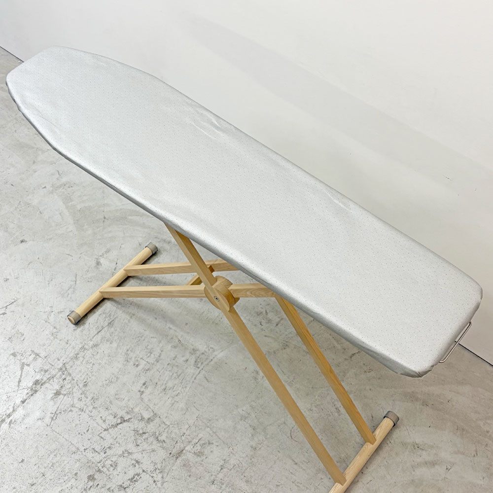 サイドバイサイド SIDE BY SIDE アイロン台 Ironing Board Au Pair アッシュ材 折り畳み 替えカバー付き ドイツ scope取扱い ●