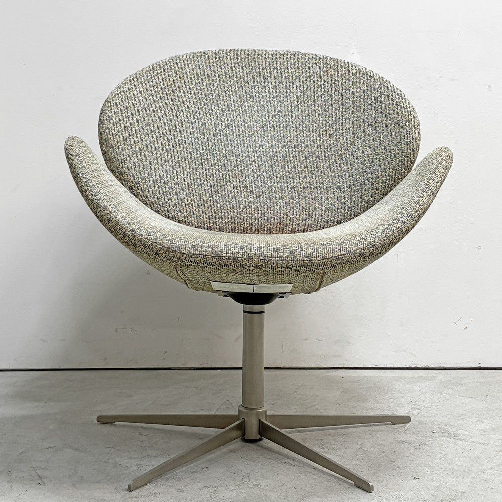 ボーコンセプト BoConcept オギ OGI ラウンジチェア ファブリック グレー系 ベージュ系 5本レッグ 回転式 デンマーク ●