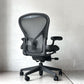 ハーマンミラー Herman Miller アーロンチェア デスクチェア リマスタード ライト Bサイズ グラファイトベース ビル・スタンフ ＆ ドン・チャドウィック ポスチャーフィット ★