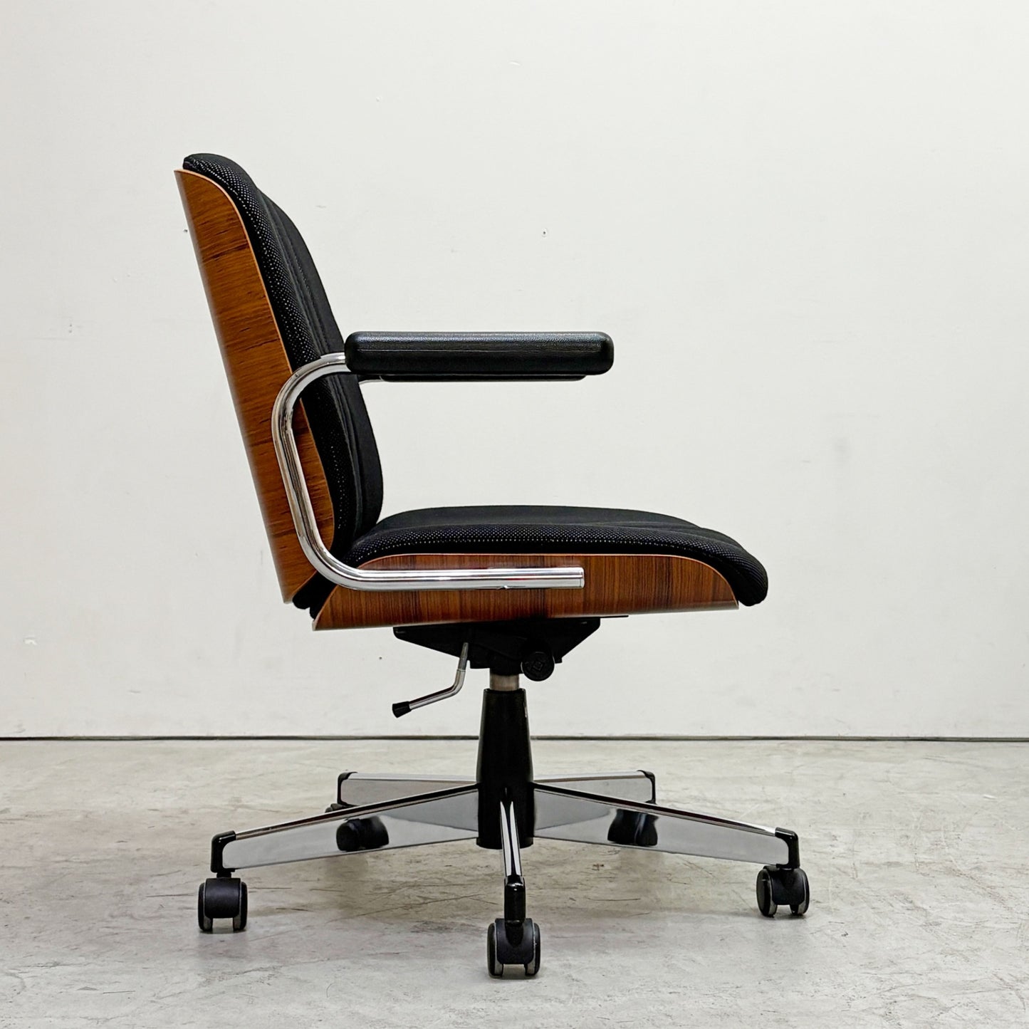 ジロフレックス giroflex ミドルバックアームチェア 83 ブラサ BRASA デスクチェア メッシュ ファブリック プライウッド スイス ミッドセンチュリー 現状品 ●