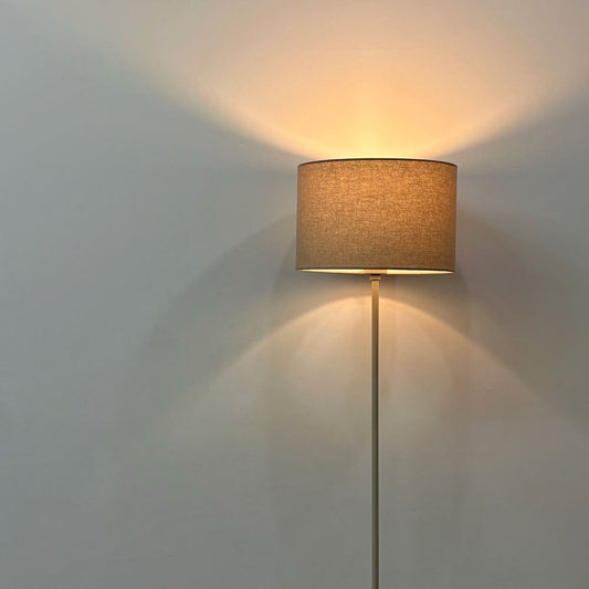 かなでもの KANADEMONO マット スタイリッシュ Matte - Stylish フロアライト FFL-K01 ベージュ ファブリックシェード×スチールベース ナチュラルモダン ●