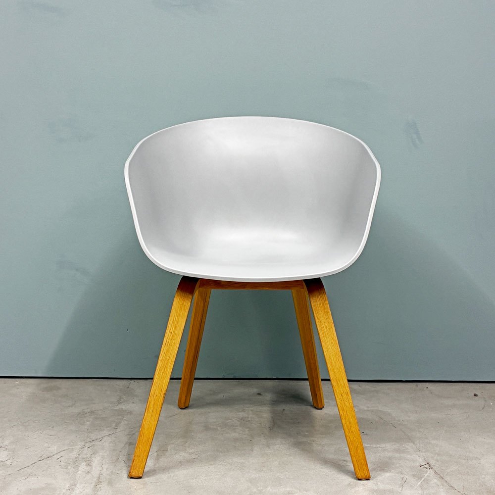 ヘイ HAY アバウト ア チェア ABOUT A CHAIR AAC22 アームチェア ダイニングチェア コンクリートグレー ヒー・ウェリング 北欧モダン デンマーク 定価￥59,400- ◎
