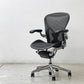 ハーマンミラー Herman Miller アーロンチェア フル装備 Bサイズ ポスチャーフィット クラシックカーボンメッシュ ポリッシュドアルミベース レザーアーム ビル・スタンフ ＆ ドン・チャドウィック ●