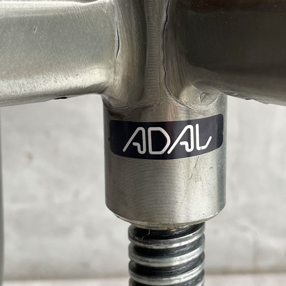アダル ADAL ドリエル Doriel スツール インダストリアルデザイン 回転式 昇降機能 B♪