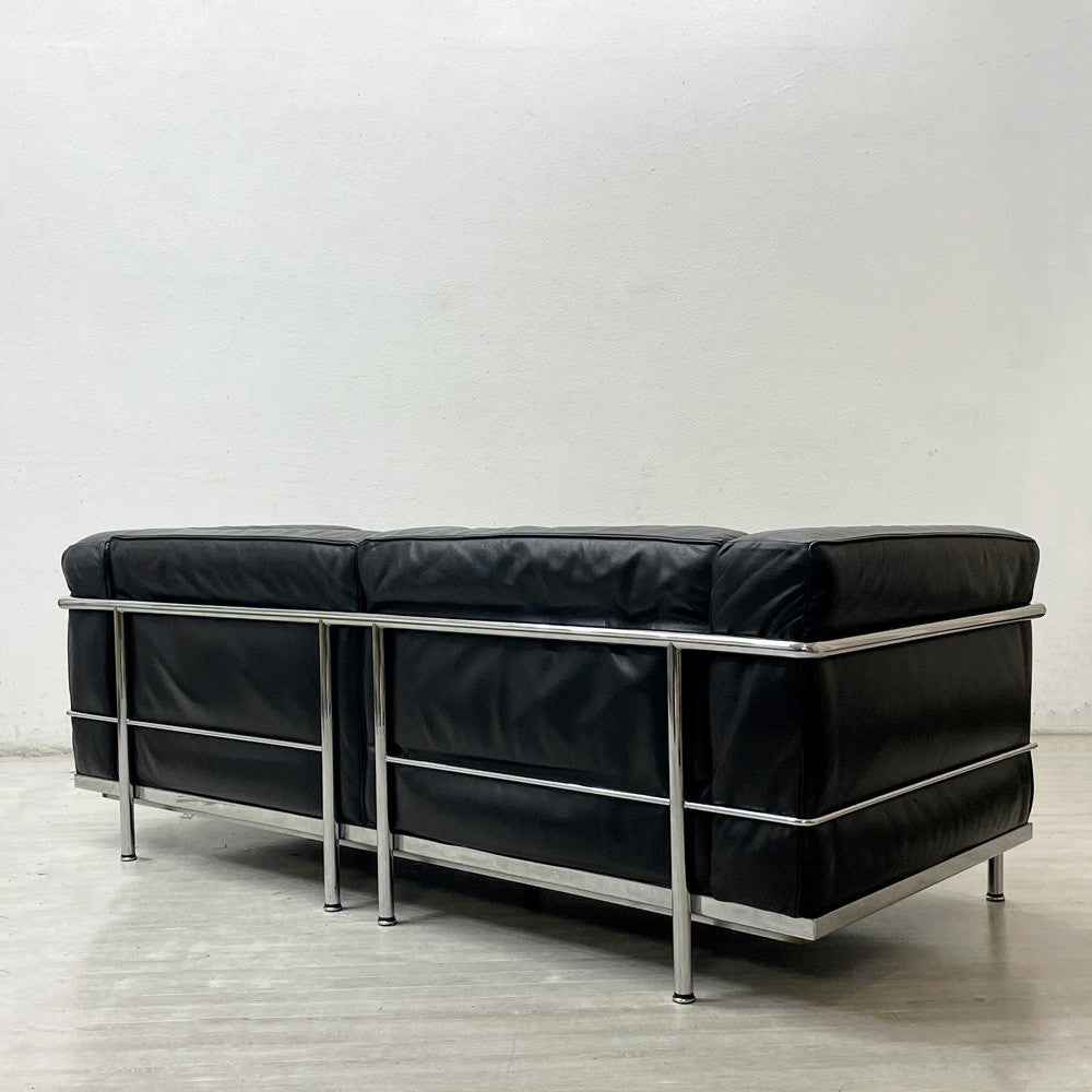 カッシーナ Cassina LC3 グラン コンフォール 2Pソファ 2シーター レザー 本革 ル・コルビュジェ MoMA永久所蔵品 モダンデザイン 定価約￥1,870,000- ●