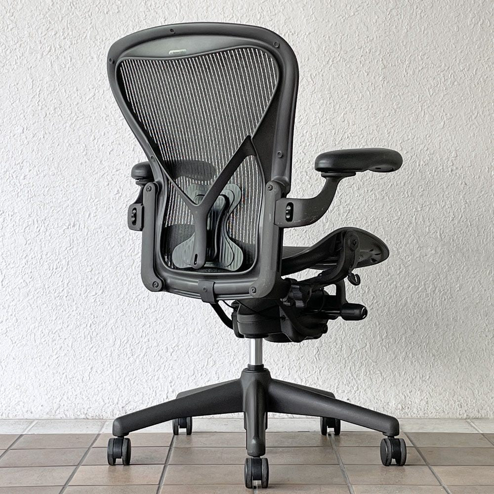 ハーマンミラー Herman Miller アーロンチェア クラシック Bサイズ ポスチャーフィット フル装備 グラファイトベース デスクチェア オフィスチェア ◇
