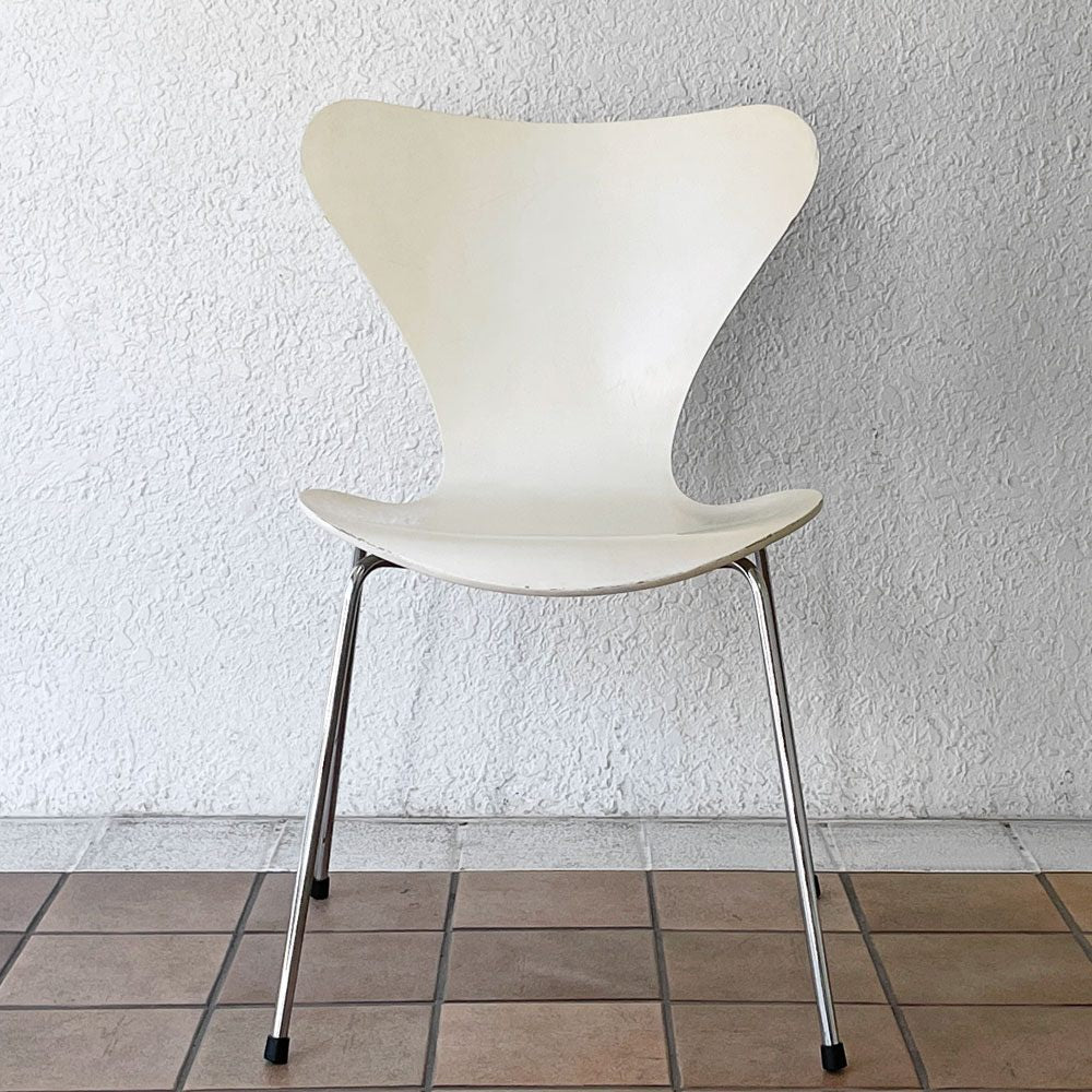 フリッツハンセン Fritz Hansen 3107 セブンチェア ラッカー ホワイト スタッキング アルネ・ヤコブセン デンマーク 北欧家具 A ◇