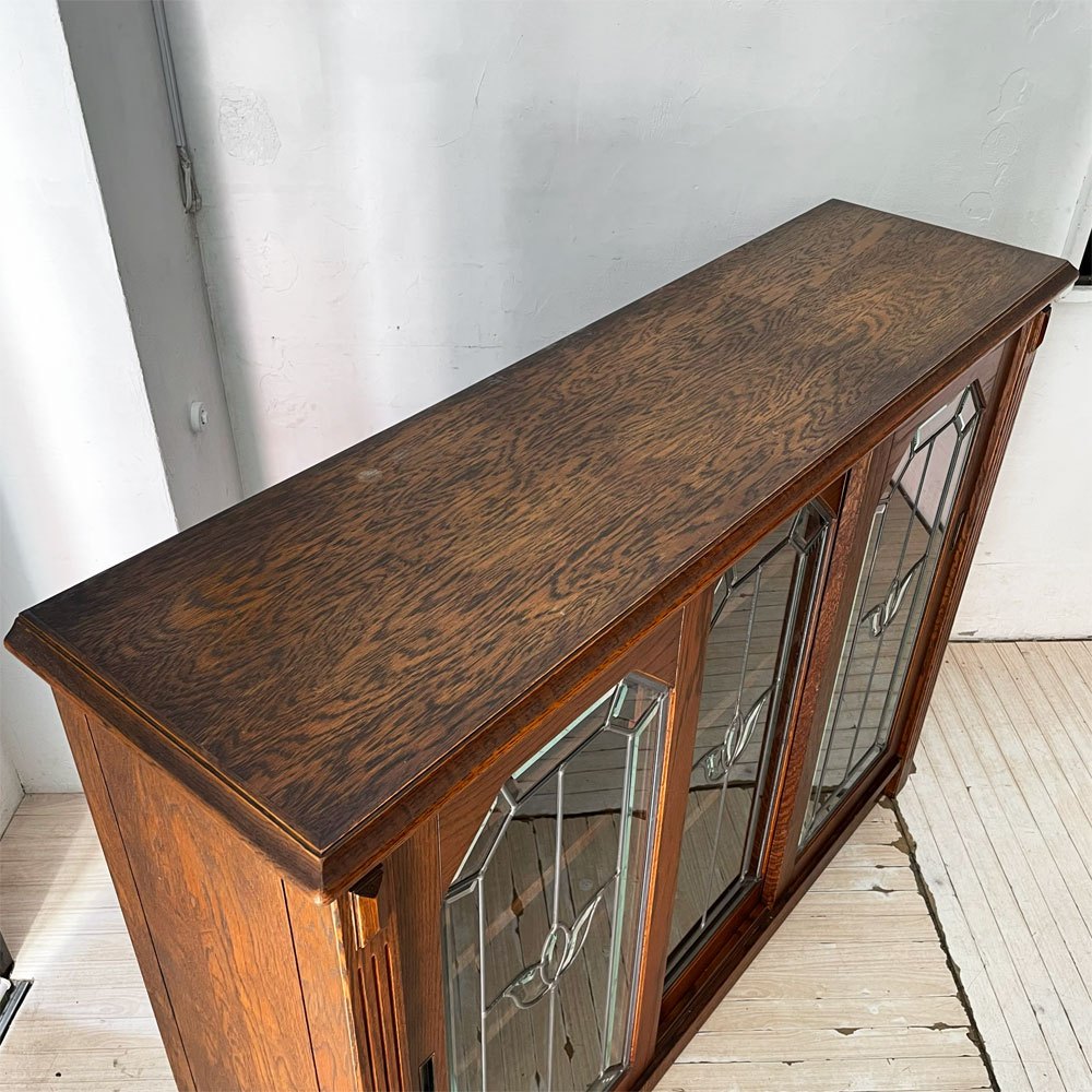 三越家具 mitsukoshi カントリーハウス ブルージュ Brugge ガラスキャビネット ステンドグラス 引き戸 オーク材 カントリースタイル アンティークスタイル ★