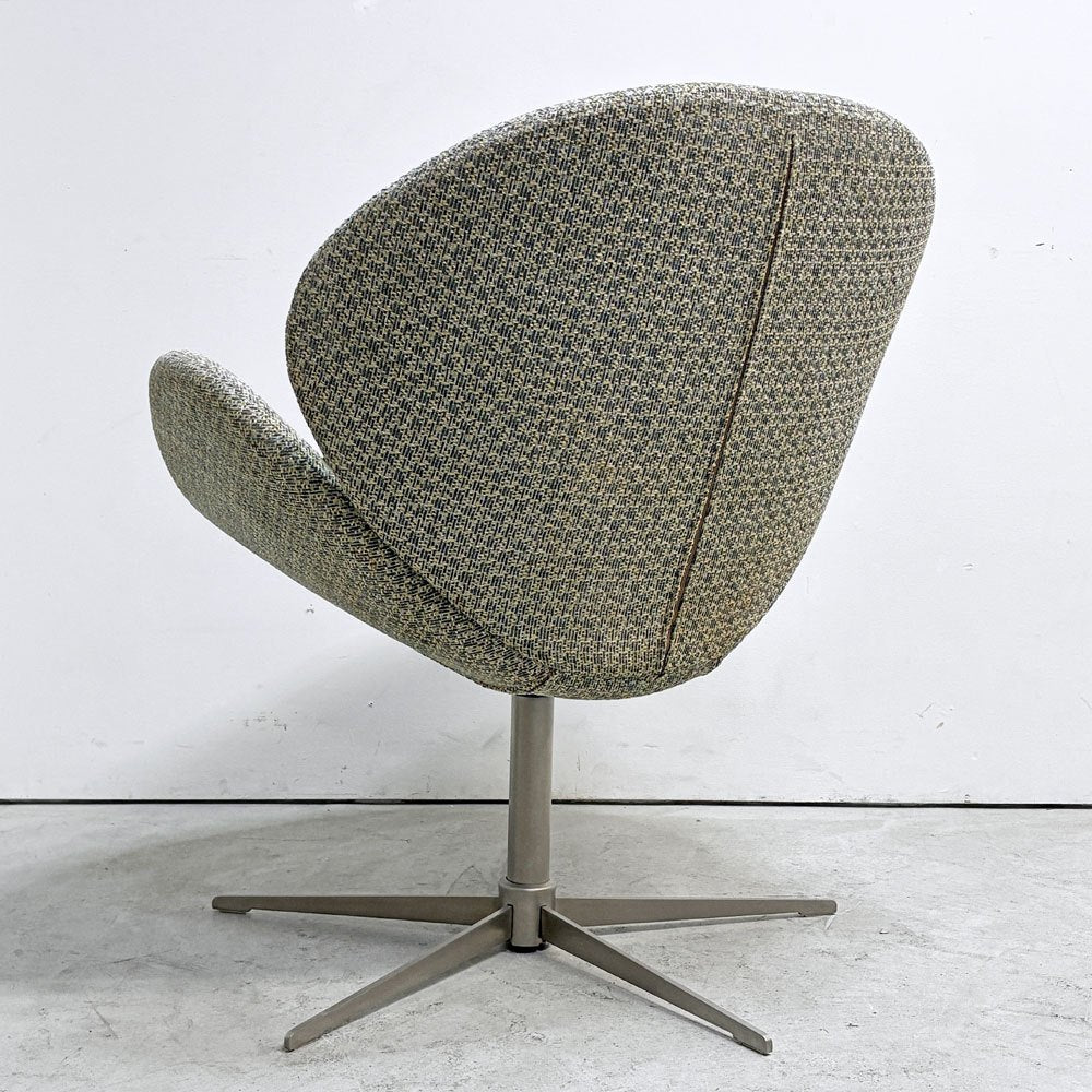 ボーコンセプト BoConcept オギ OGI ラウンジチェア ファブリック グレー系 ベージュ系 5本レッグ 回転式 デンマーク ●