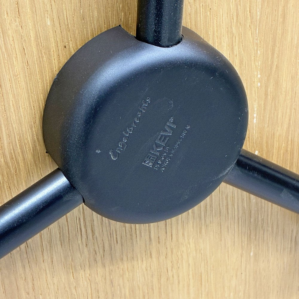 エンゲルブレヒト Engelbrechts ケヴィ KEVI 2010 ダイニングテーブル オーク材 プライウッド カフェテーブル 70cm 未使用品 ◎