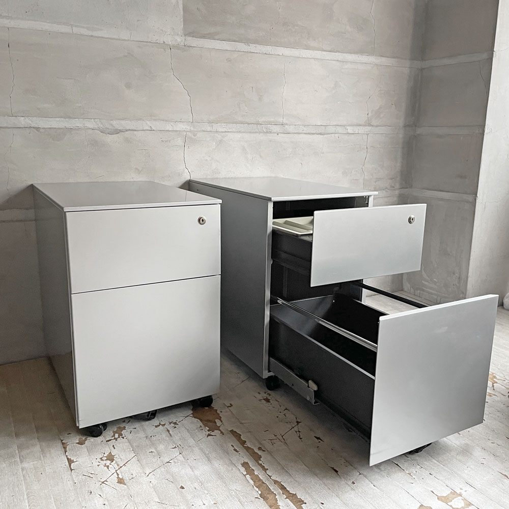 カッシーナ Cassina ixc. AFドロワー AF DRAWER デスクキャビネット ワゴン 鍵付き トレー付属 キャスターロック機能付き イタリア ミニマルデザイン A ♪