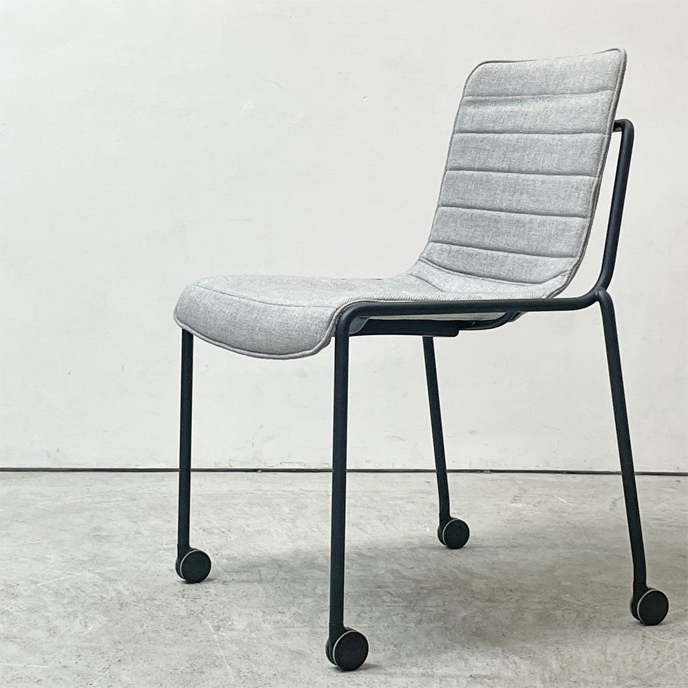 コクヨ KOKUYO オフセットフレームチェア offset frame chair オフィスチェア スタッキングチェア 4本脚 ファブリックシート スカイグレー キャスター B ●