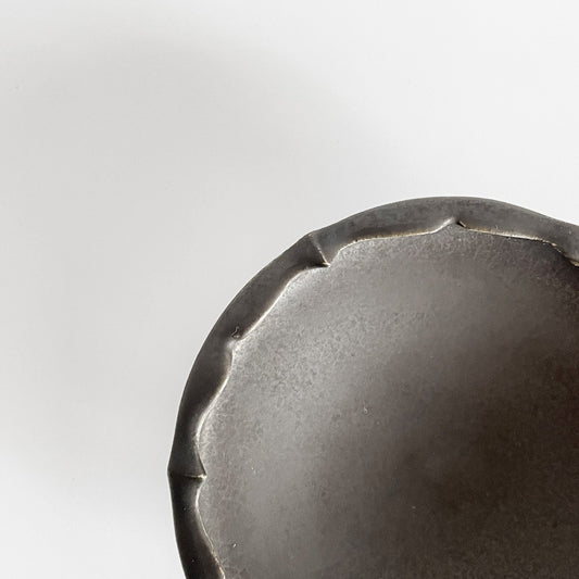 木下和美 輪花鉢 -蕾- 深皿 小鉢 Sサイズ 黒釉 磁器 11cm 現代作家 ■