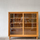 巣巣 susu ガラスキャビネット 食器棚 本棚 チーク無垢材 引き戸扉 北欧テイスト ナチュラルデザイン ◇