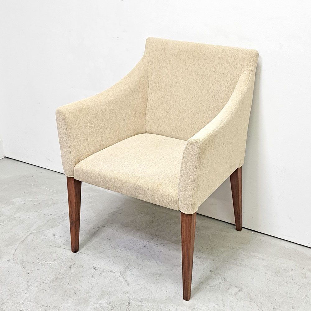 アクタス ACTUS ファイン2 FINE2 ダイニングチェア アームチェア ウォールナット材 ファブリックシート ホワイトベージュ系 張り座 ナチュラルモダン 廃番 A ●