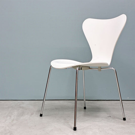 フリッツハンセン Fritz Hansen 3107 セブンチェア ホワイト ラッカー仕上げ スタッキング アルネ・ヤコブセン デンマーク 北欧家具 B ◎