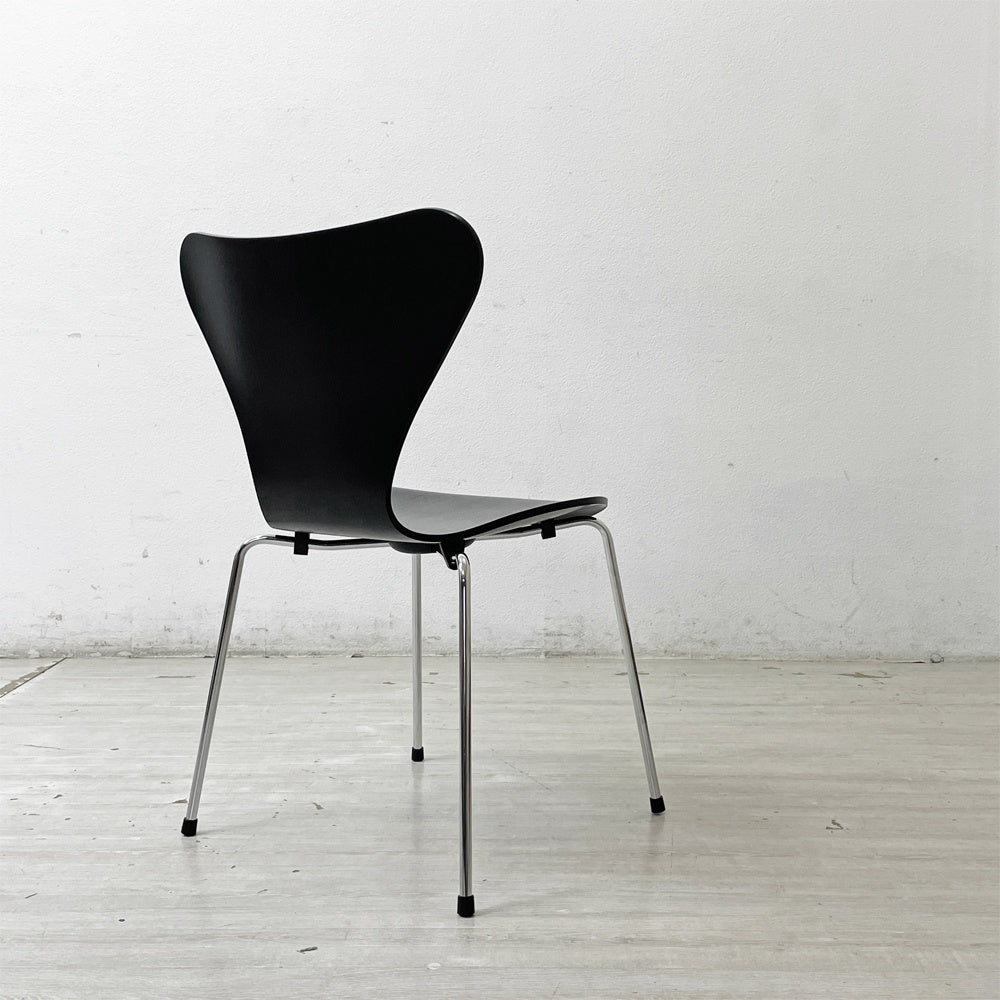 フリッツハンセン Fritz Hansen セブンチェア ダイニングチェア カラードアッシュ ブラック アルネ・ヤコブセン 北欧 デンマーク 定価75,680円 美品 A ●